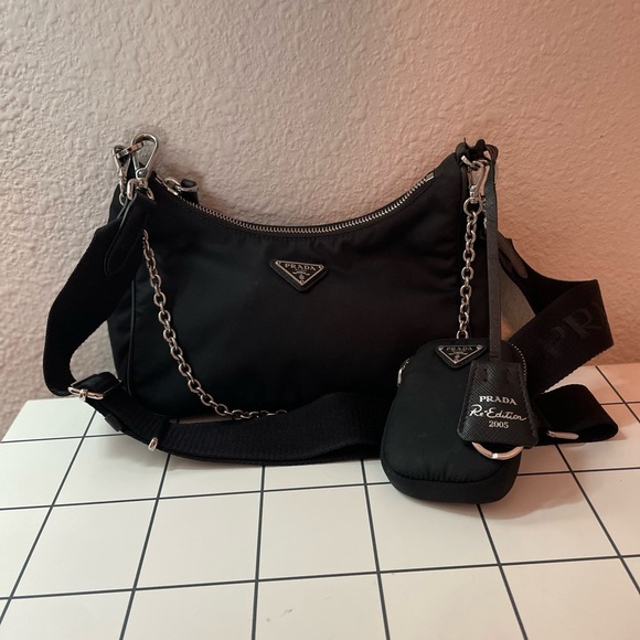 Authentic Prada Re-Edition 2005 Re-Nylon Bag, Black - Picture 3 of 11